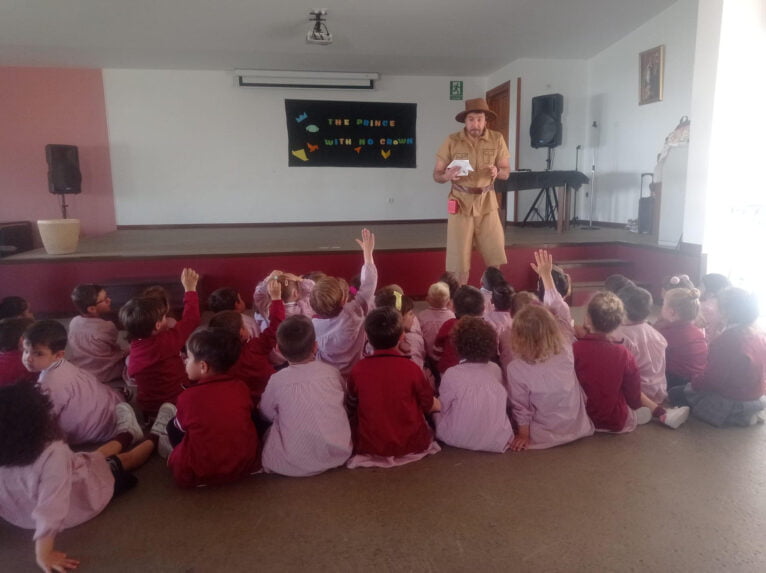 Cuentacuentos en el Día del Libro del colegio de Xàbia María Inmaculada