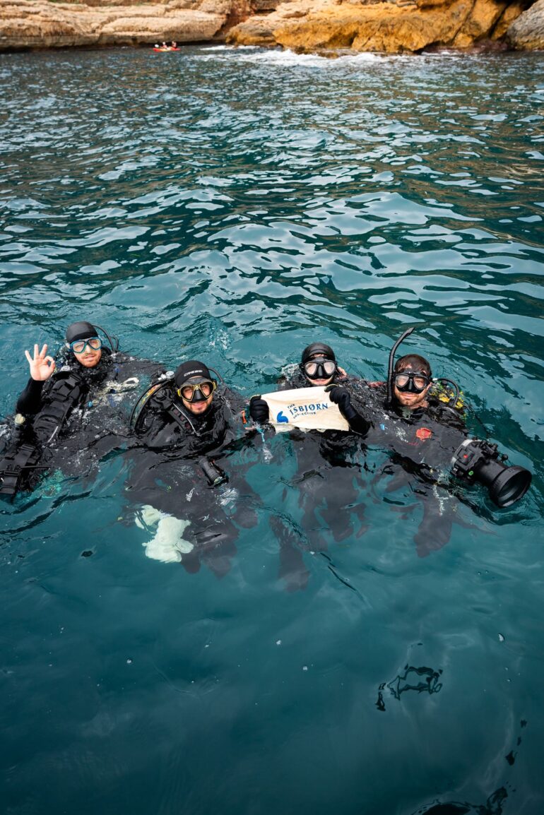 Voluntarios Que Limpian El Fondo Marino De X Bia J Vea X Bia