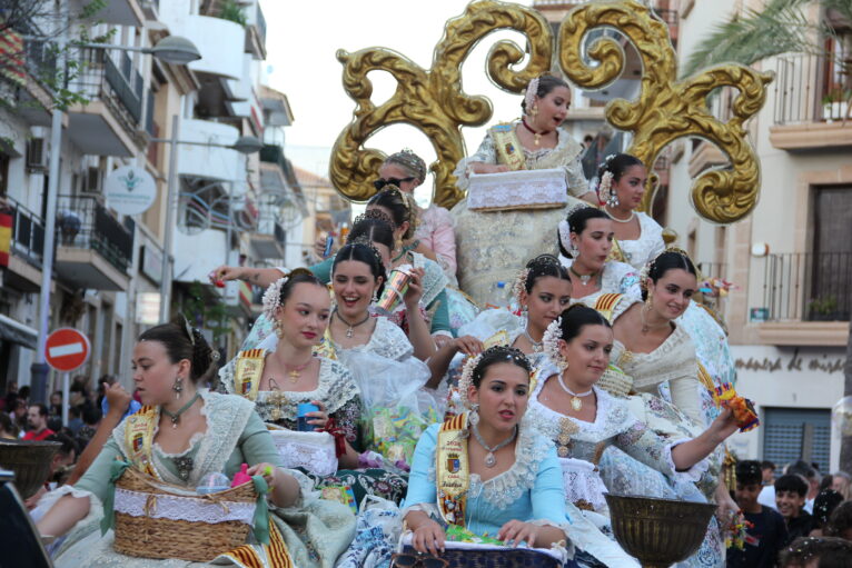 Risas picardía color y diversión así fue el segundo desfile de