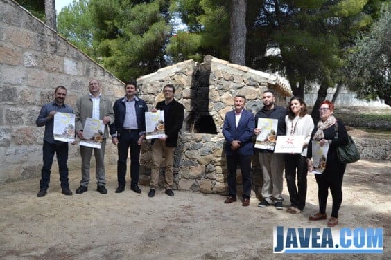 Presentación de la I Fira de Coques de Xàbia en el Riu Rau d'Arnauda