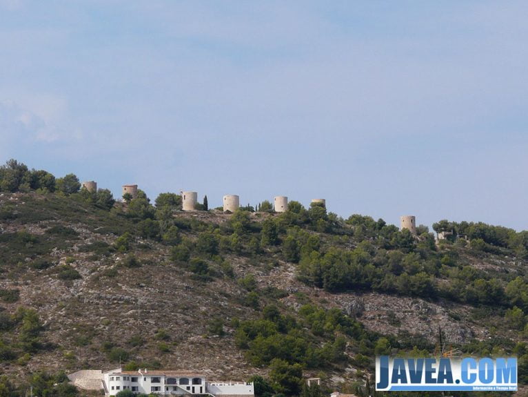 Vista de los molinos de Jávea