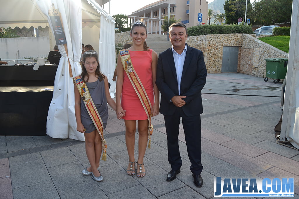 José Chulvi con Ángela Devesa y Olivia Clemente