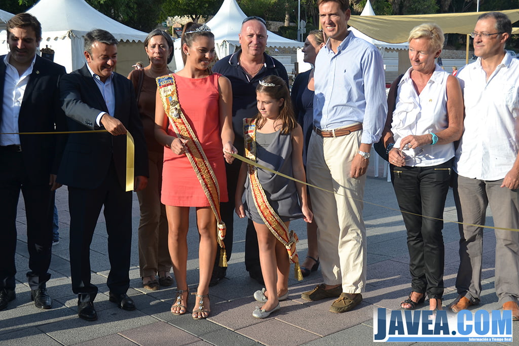 Ángela Devesa después de cortar la cinta del Tapeo