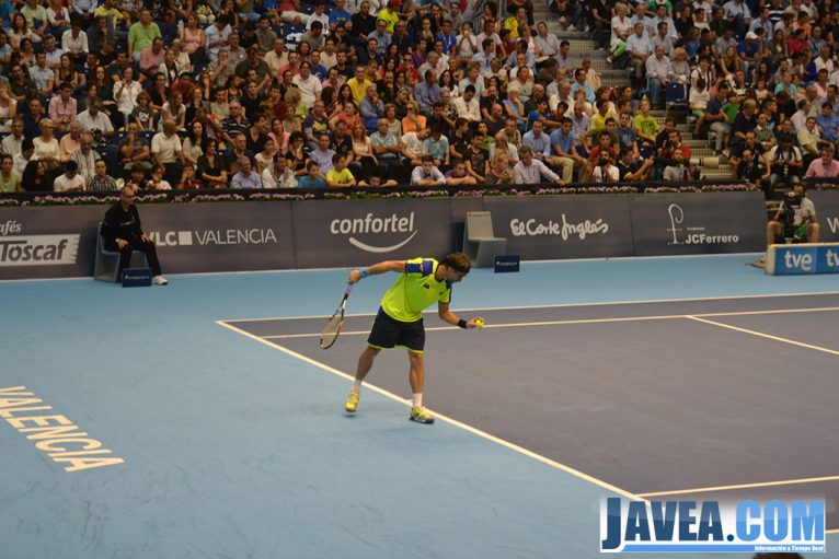 Davud Ferrer durante el partido en el ágora