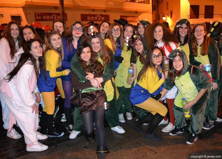 Mucha gente acudió al carnaval de Jávea 2014