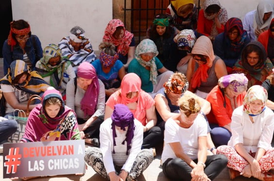 Protesta en la Plaza de la Iglesia por la liberación de estudiantes secuestradas en Nigeria