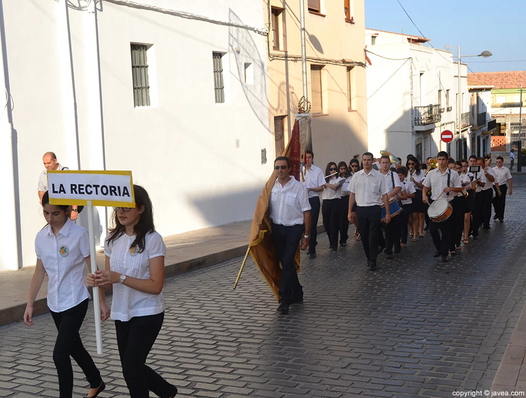 Banda de la Rectoría en el desfile de bandas de música de Xàbia