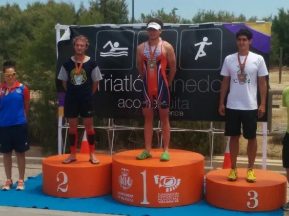 Mark Tanner en el podium de Pinedo