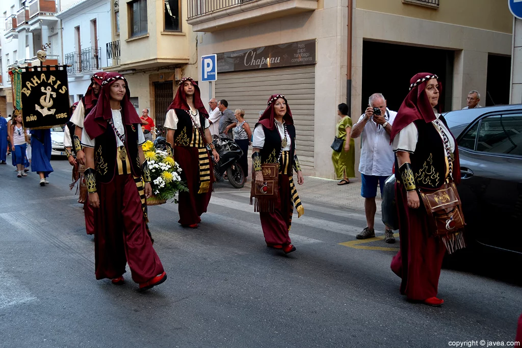 Filà Schaitans en la ofrenda a Sant Jaume