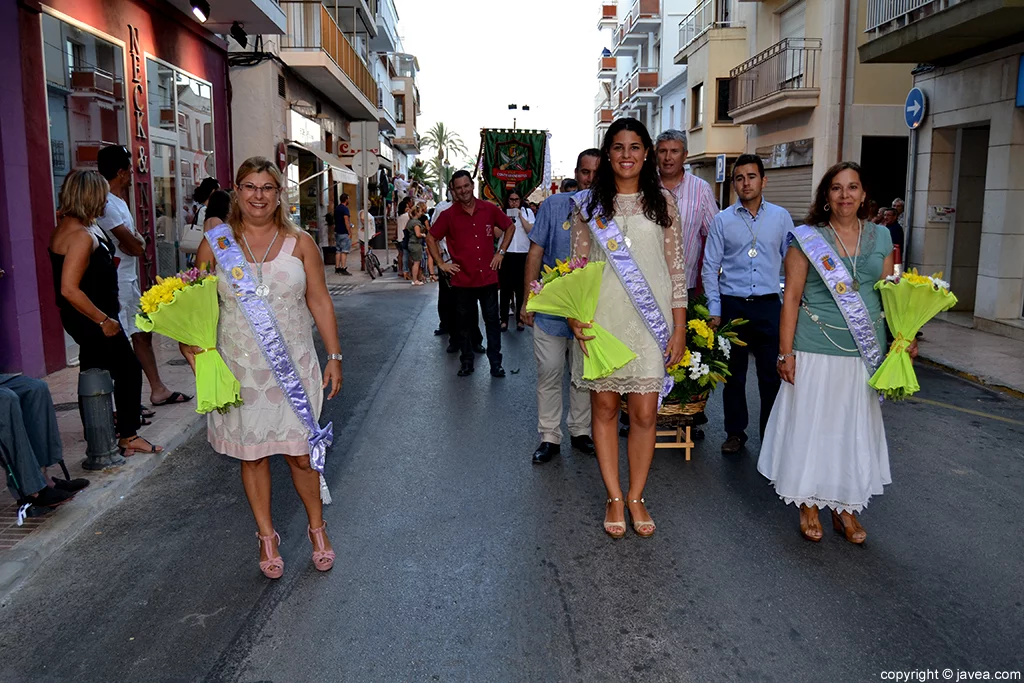 Mayoralesas de las fiestas Mare de Déu de Loreto en la ofrenda a Sant Jaume