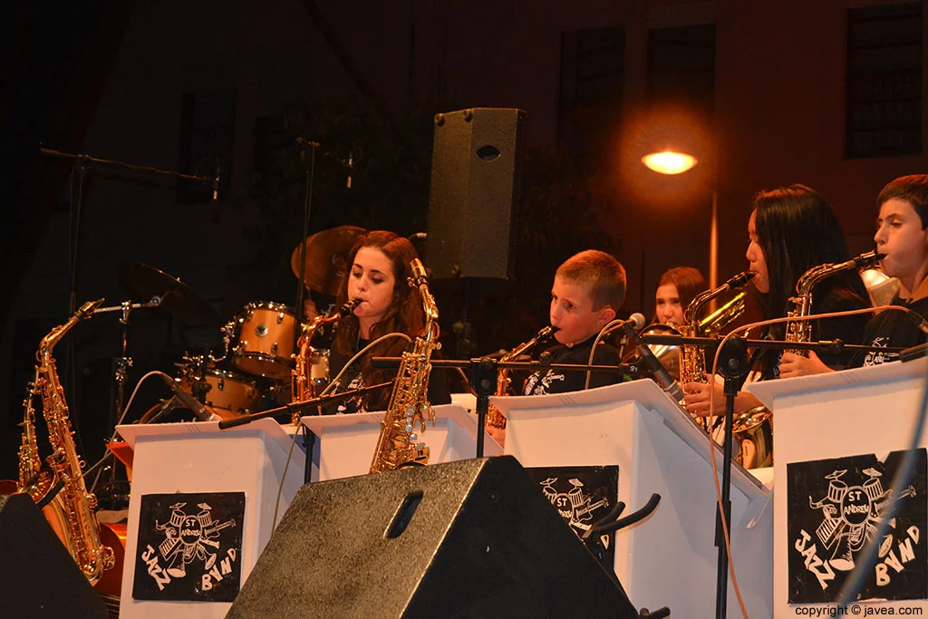 El pequeño componente de la Sant Andreu Jazz Band con tan solo seis años