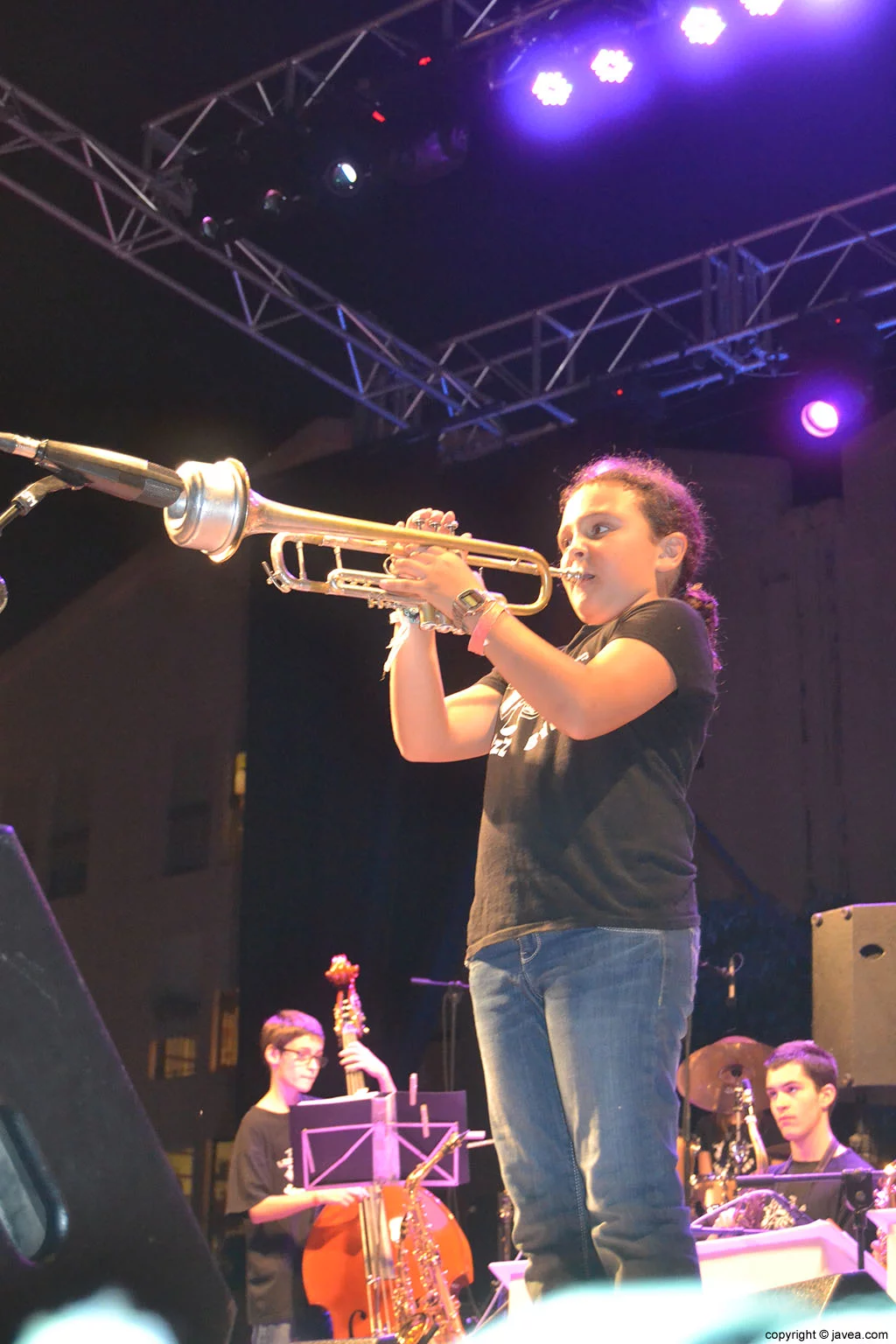 Joven músico de la Sant Andreu Jazz Band durante su actuación