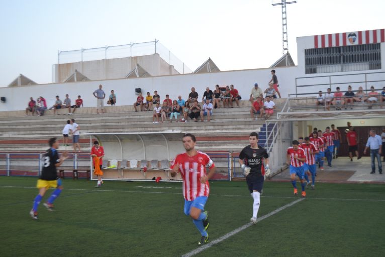 El CD. Jávea saltando al campo