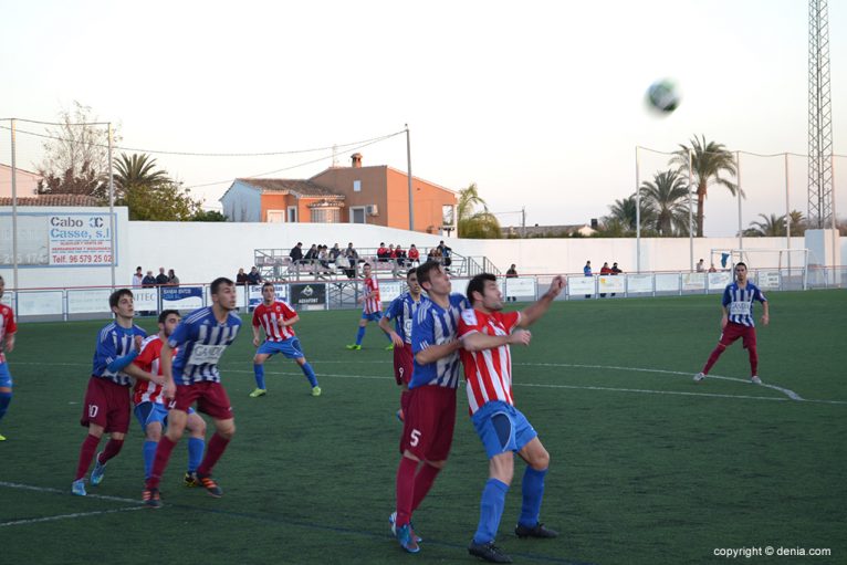 Sergio Mesa con los colores del CD. Jávea