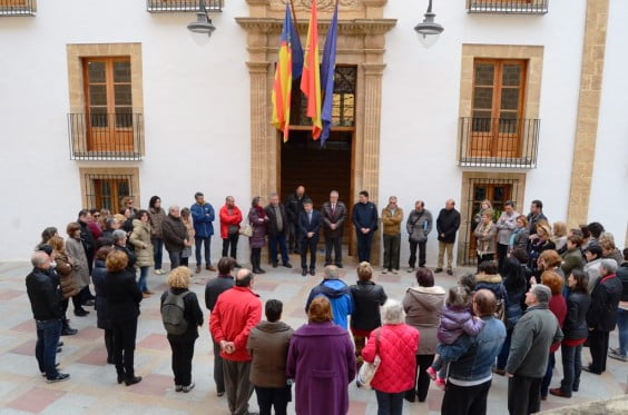 Minuto de silencio en el ayuntamiento de Jávea