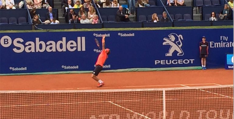 David Ferrer sacando ante Montañes