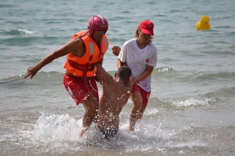 Ejercicio de rescate en el mar