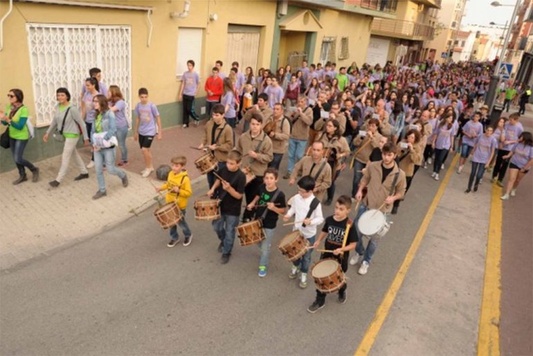 Pasacalle de los jóvenes de Com sona l´Eso