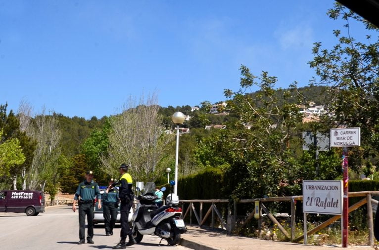 Policía Local y Guardia Civil en la zona incendio