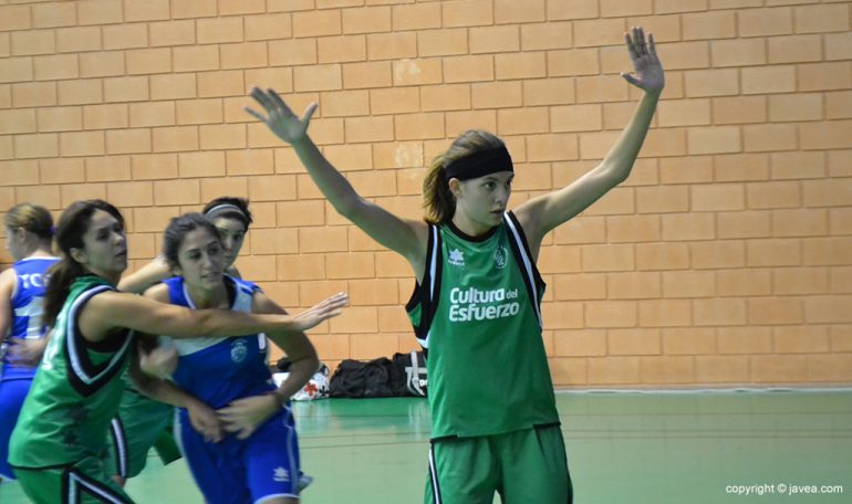 Miriam anotó 20 puntos ante el CB. Elche