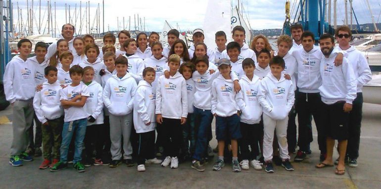 Alumnos de la sección de vela del Club Náutico Jávea