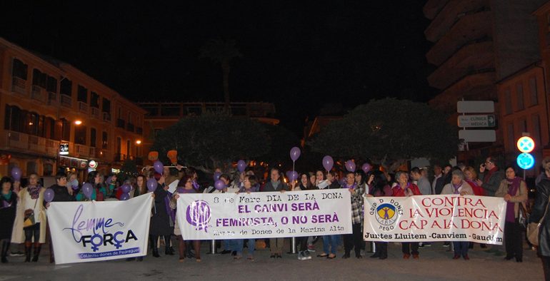 Concentración por la igualdad de la Xarxa de Dones de la Marina Alta.