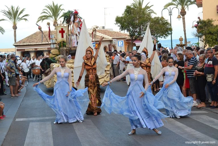 Ballet carroza abanderada Cristiana