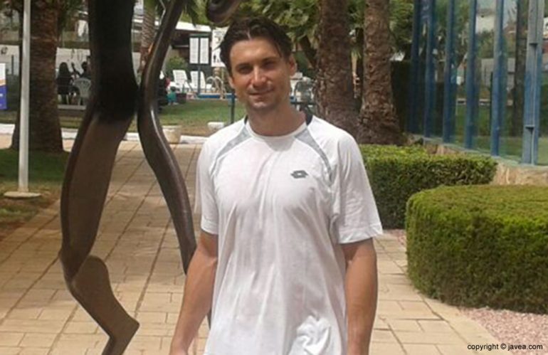 David Ferrer durante su estancia en el Club Tenis Jávea