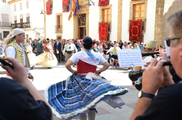 Bailes regionales en la celebración del 9 d`octubre a Xàbia