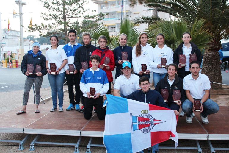 Regatistas del CN Jávea en el podio de  Altea