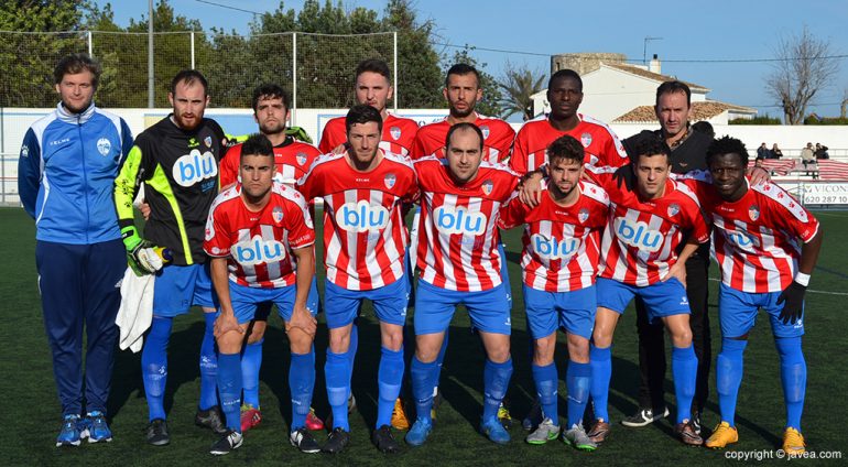 Equipo del CD Jávea antes de un partido