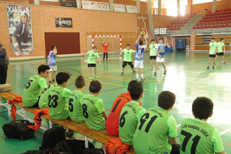 Los infantiles del CH Xàbia durante un partido