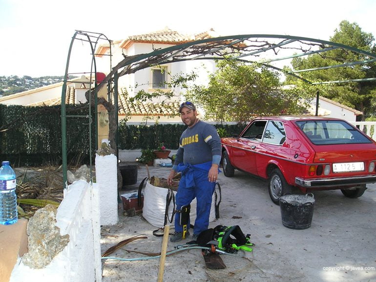 Uno de los podadores que avisó del fuego