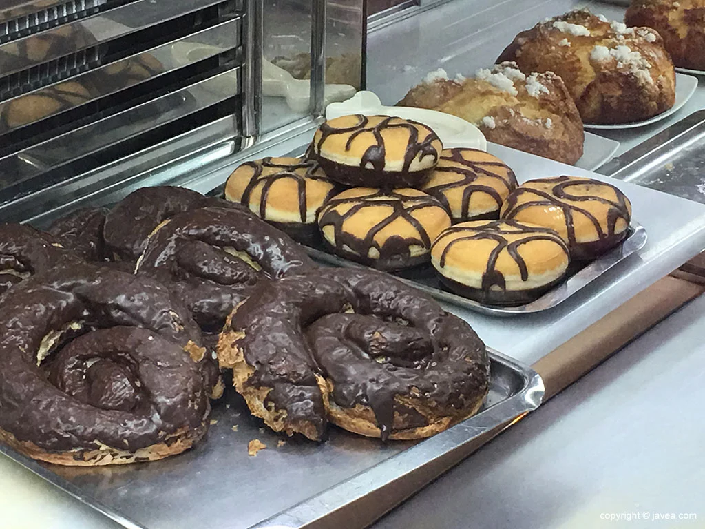 Surtido de bollería en Cafetería L’Encant