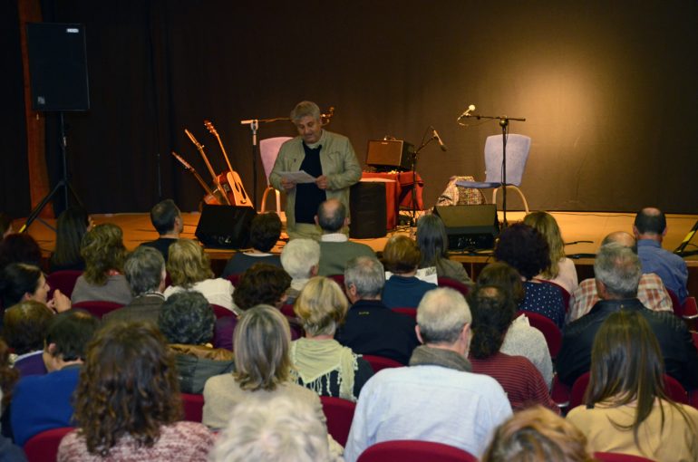 Quico Moragues presentando el Festival Xàbia Folk