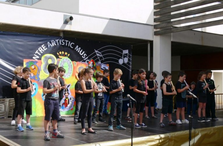 Los alumnos del curso de  iniciación musical de Xàbia