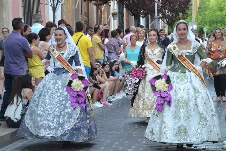 Las damas y la reina de Fogueres 2016