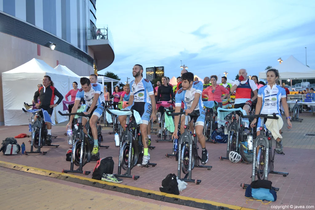 Jornada Solidaria en Portal de la Marina – Spinnin solidario