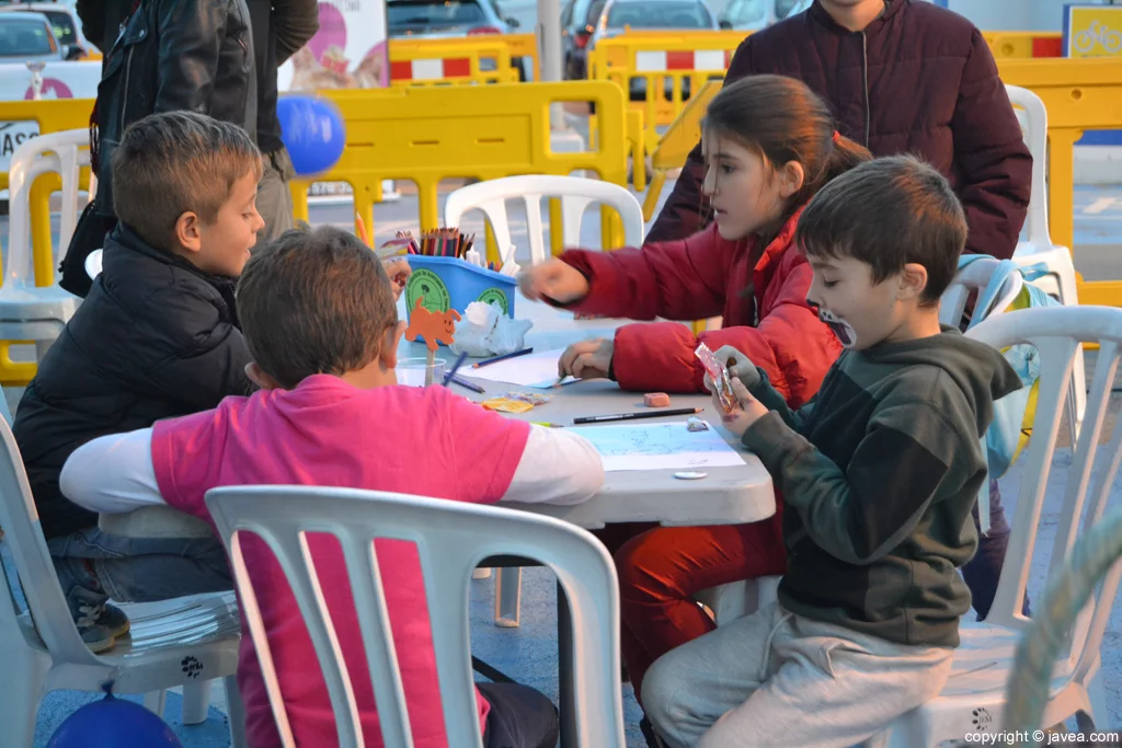 Jornada Solidaria en Portal de la Marina – Actividades para Apad