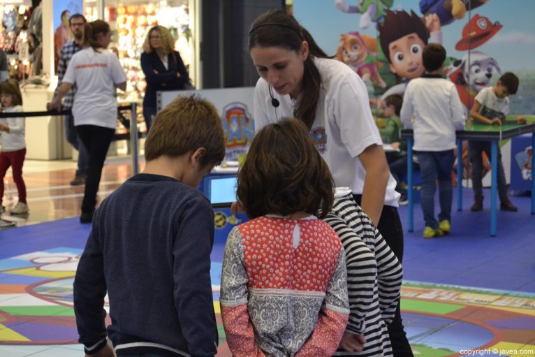 Visita de la Patrulla Canina al Centro Comercial Portal de la Marina - Talleres