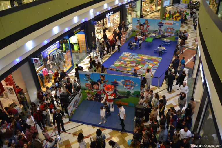 Visita de la Patrulla Canina al Centro Comercial Portal de la Marina - Escenario y talleres