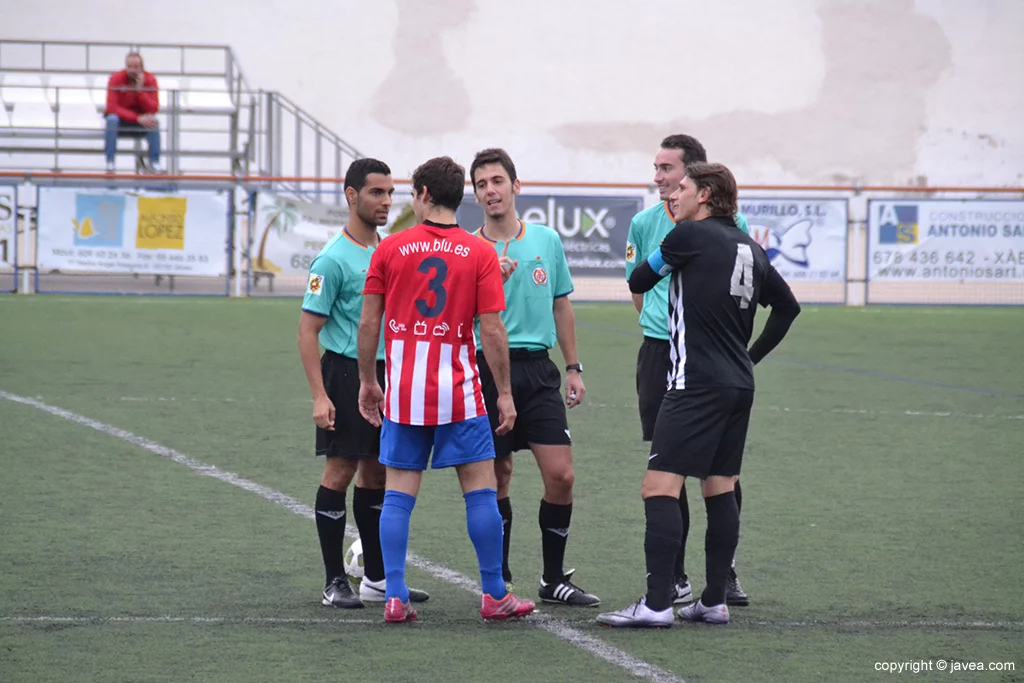 Aldo y Gabi con los árbitros