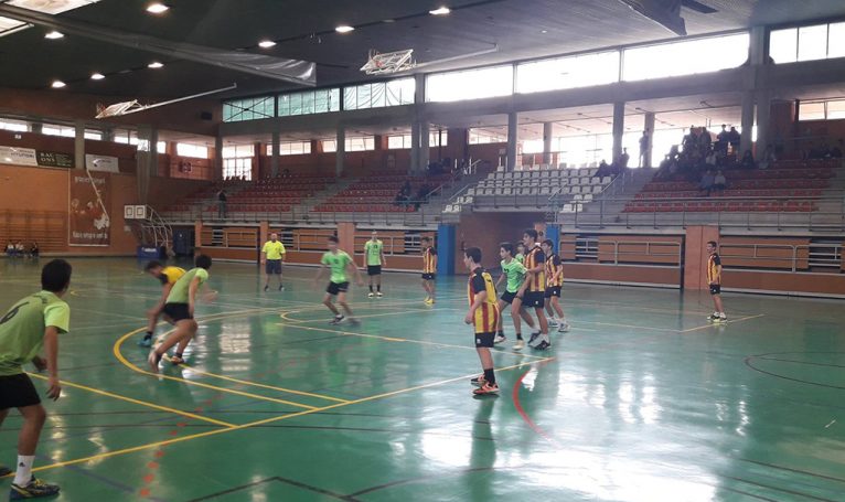 Un ataque de los cadetes del CH Xàbia ante el BM Benidorm