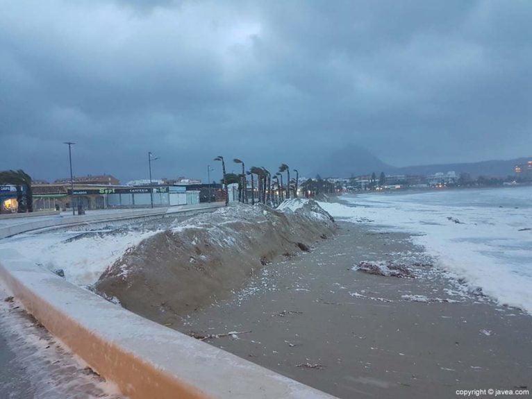 25 Temporal de mar y viento