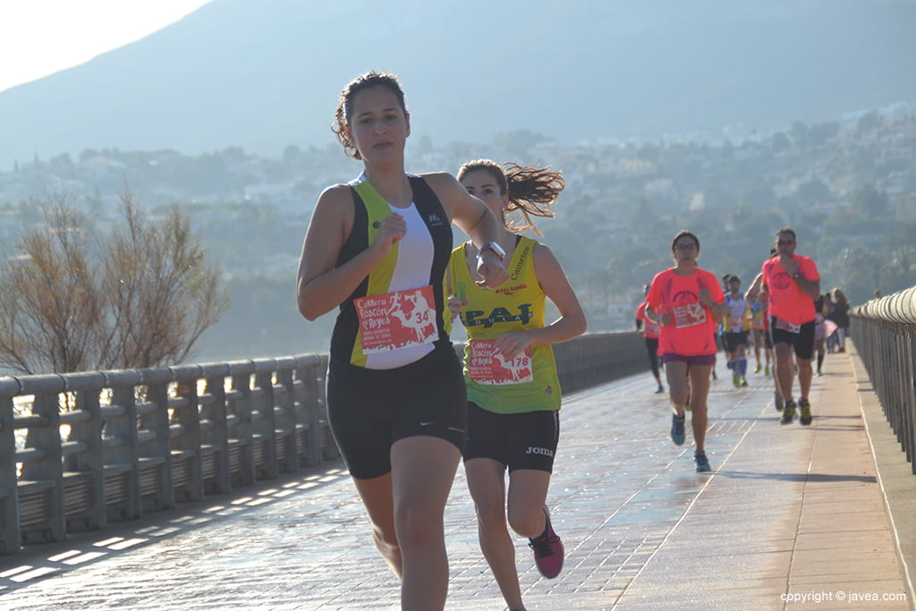 Carmen Bolufer al frente de la carrera