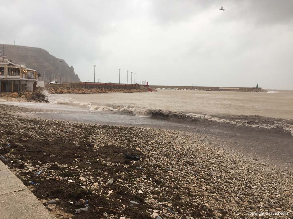 Temporal en la playa de la Grava