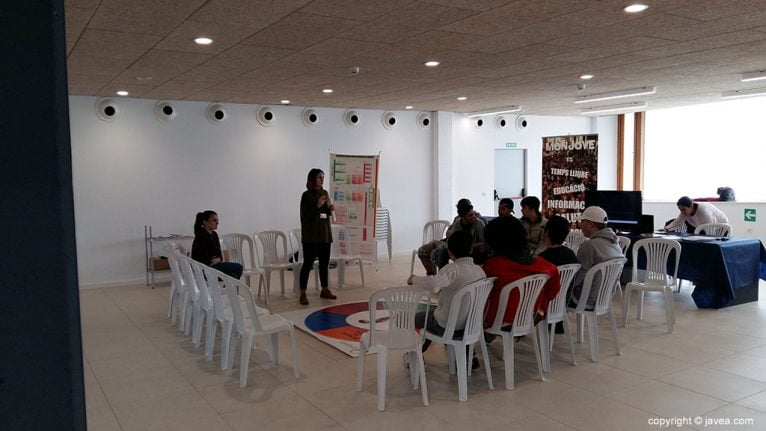 Charla informativa en el Mercat de l'Estudiant