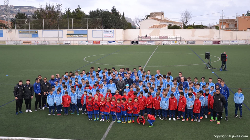 Entrenadores, autoridades y jugadores de la cantera