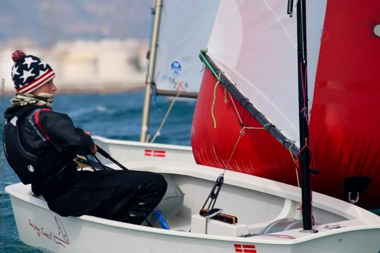 Luis Simó durante una regata