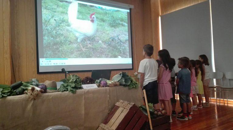 Alumnos del Arenal en la exposición de Ecoescoles